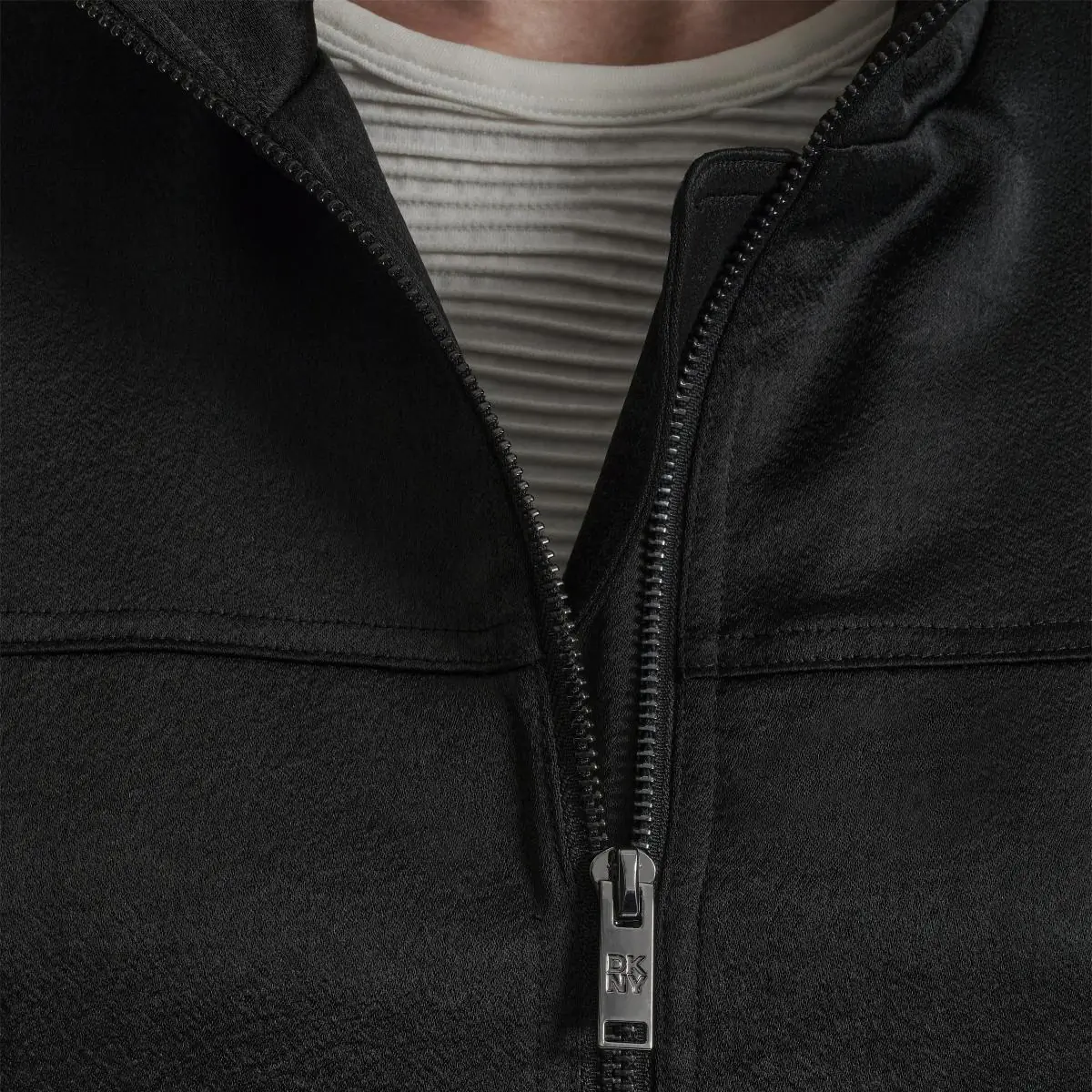 DKNYDW17225_45_P5JJ7D08_BLK_ALT2