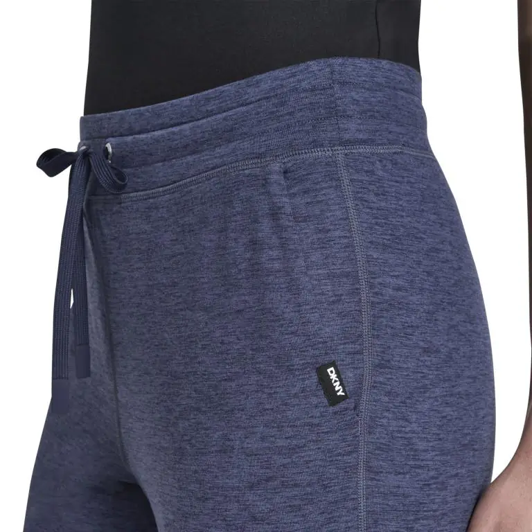 DKNYDP20525_42_DP6P3553_QHH_ALT2