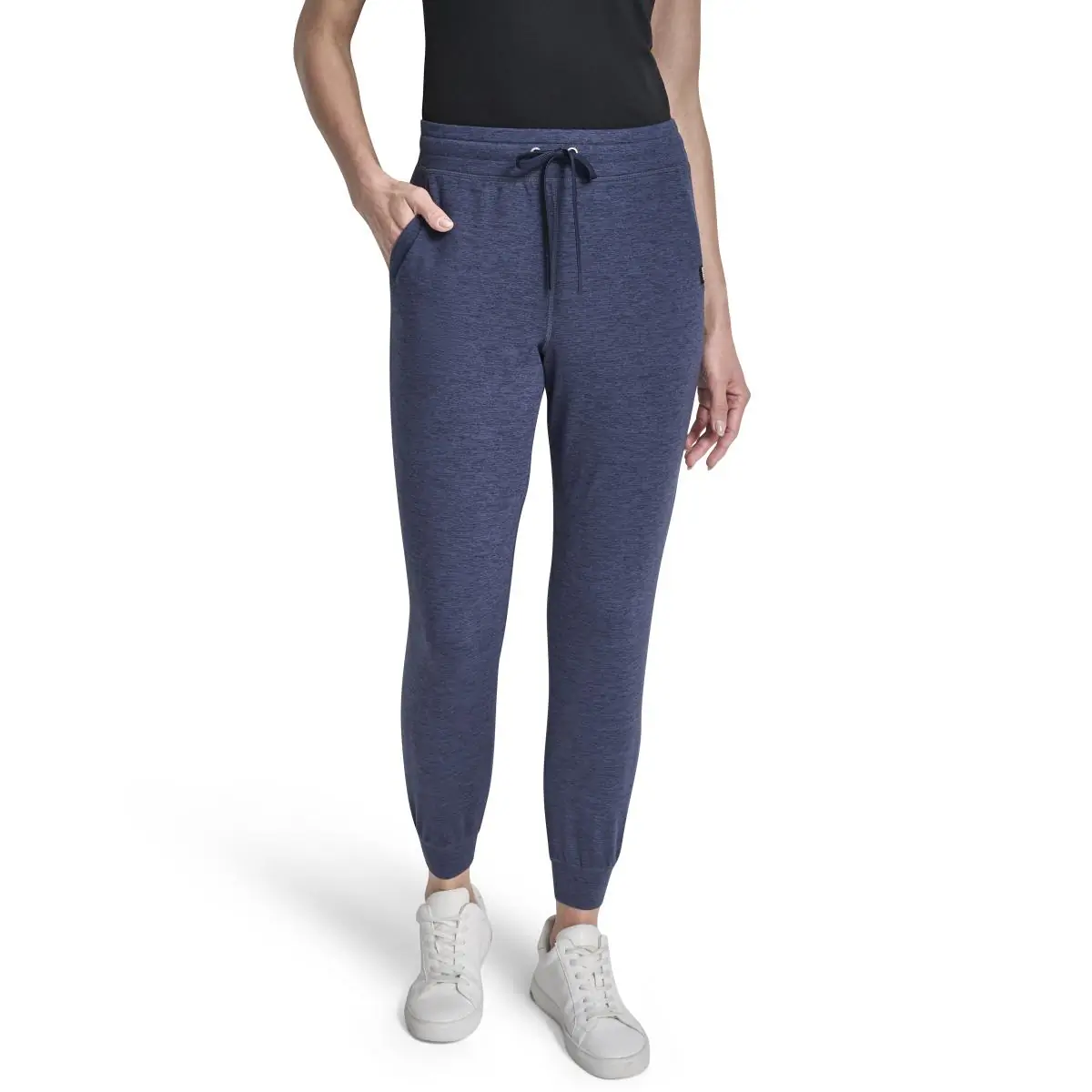 DKNYDP20525_42_DP6P3553_QHH_F