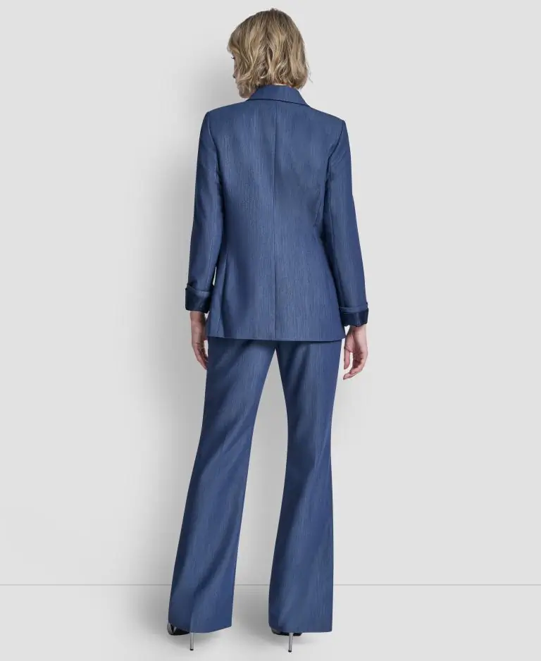 DKNYDU20925_4_UK5J3466_GDX_ALT2