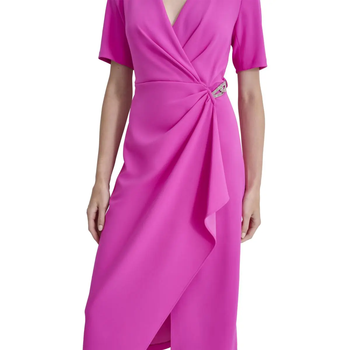 DKNYDD17624_33_DD4H1B66_673_ALT2