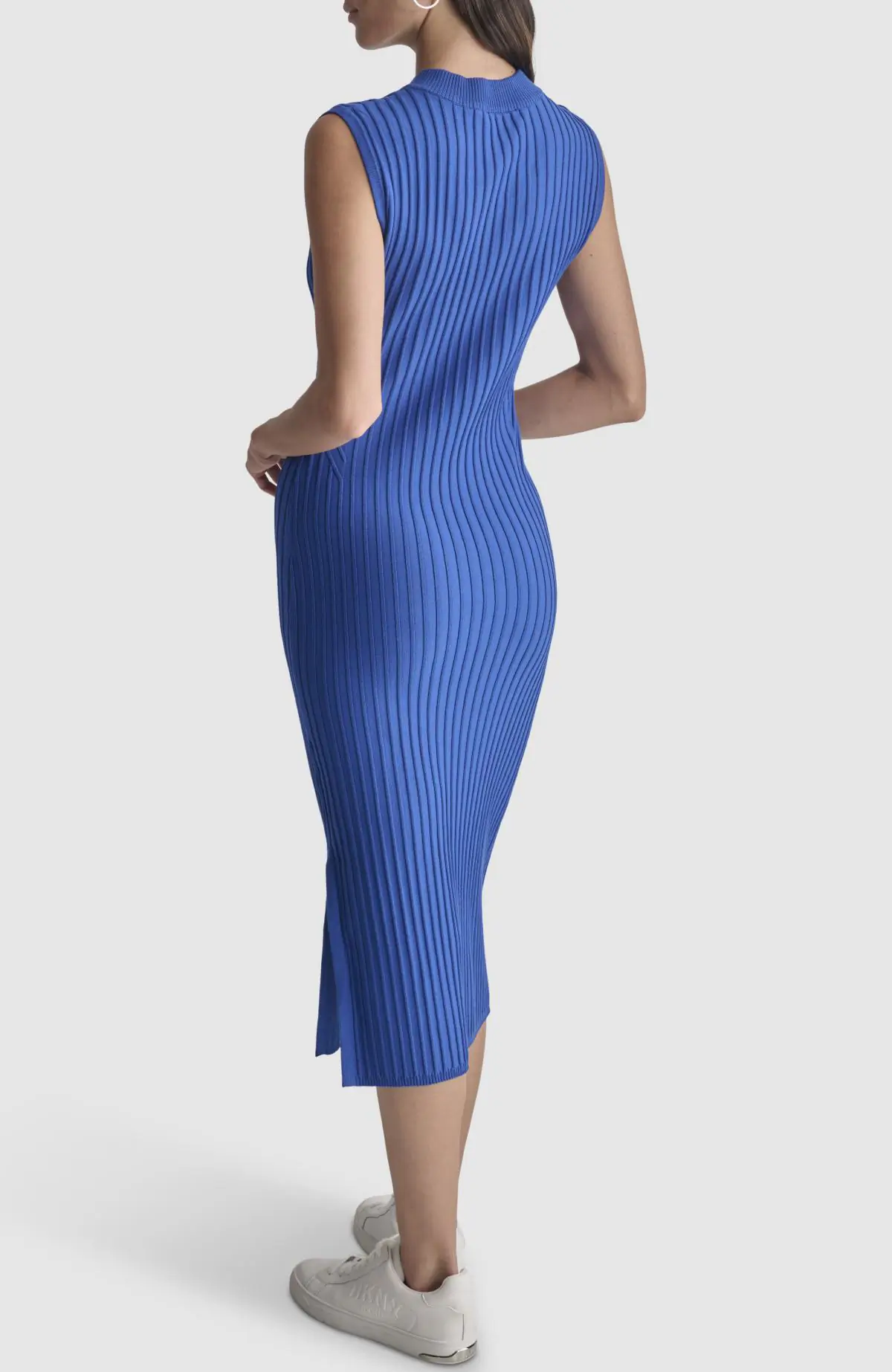 DKNYDW05724_73_P3GUAK11_2LB_B