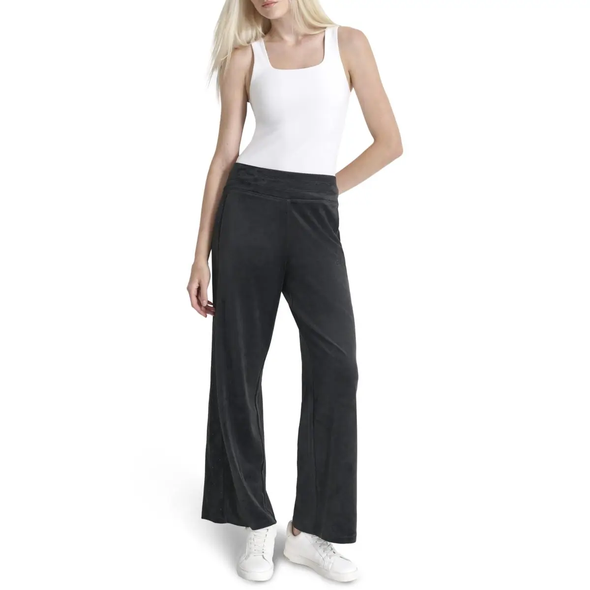 DKNYDP14924_37_DP4P3539_BBL_Fb