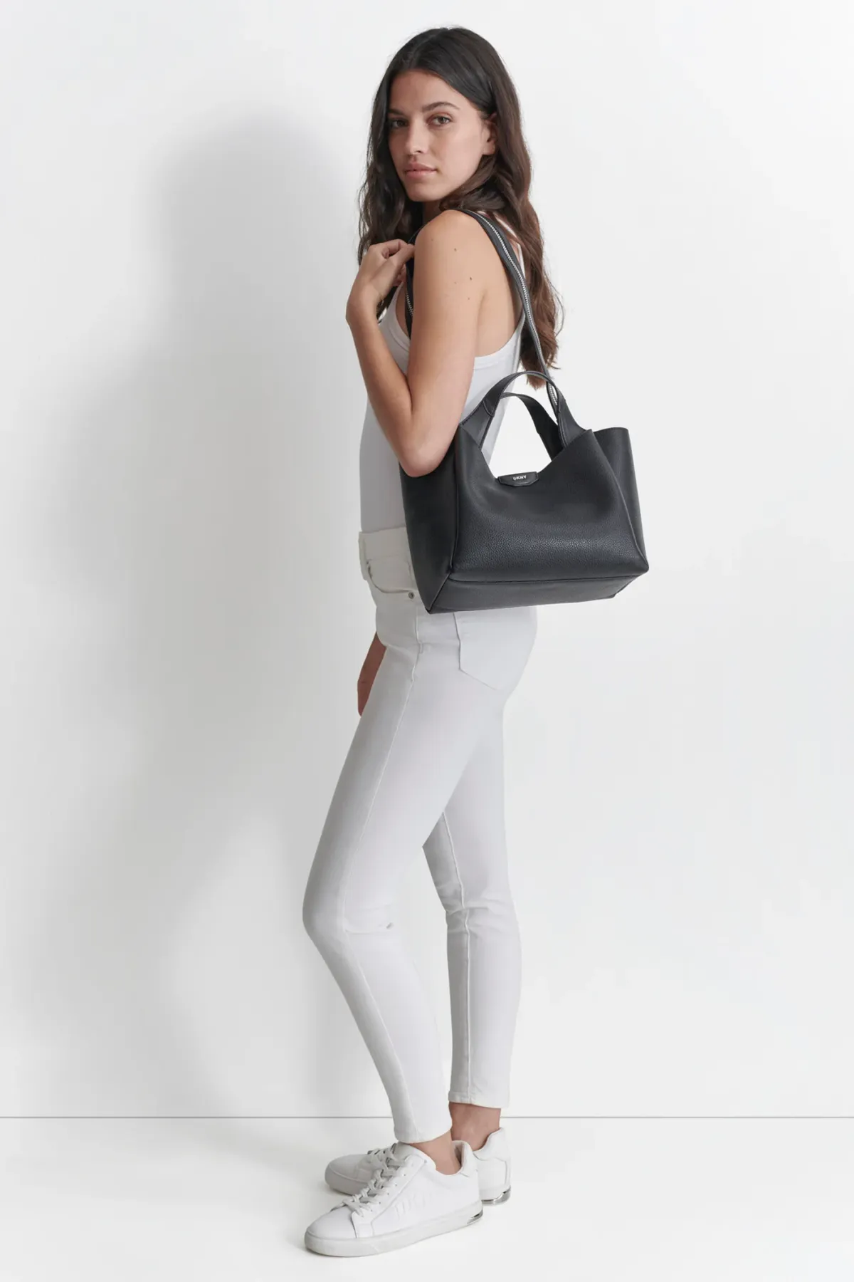 DKNYDH07624_132_R43DYG33_BSV_MANa