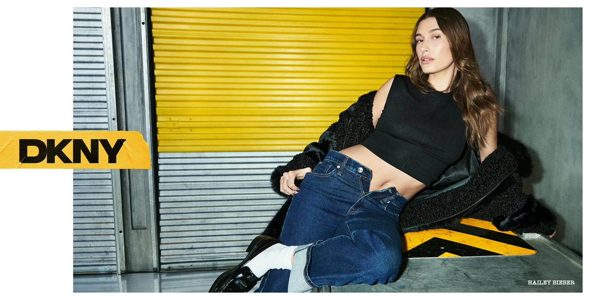 DKNY_FW25_LOOK_02_1920x975